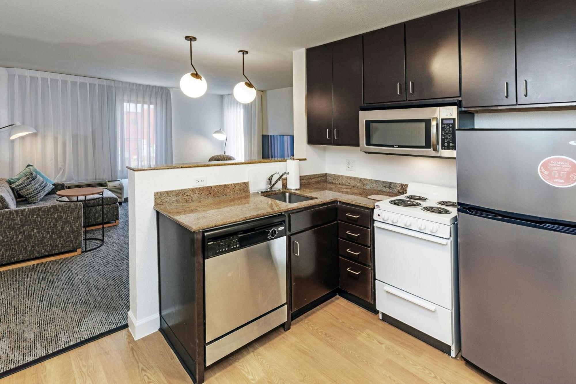 Towneplace Suites By Marriott Tulsa Broken Arrow Bagian luar foto